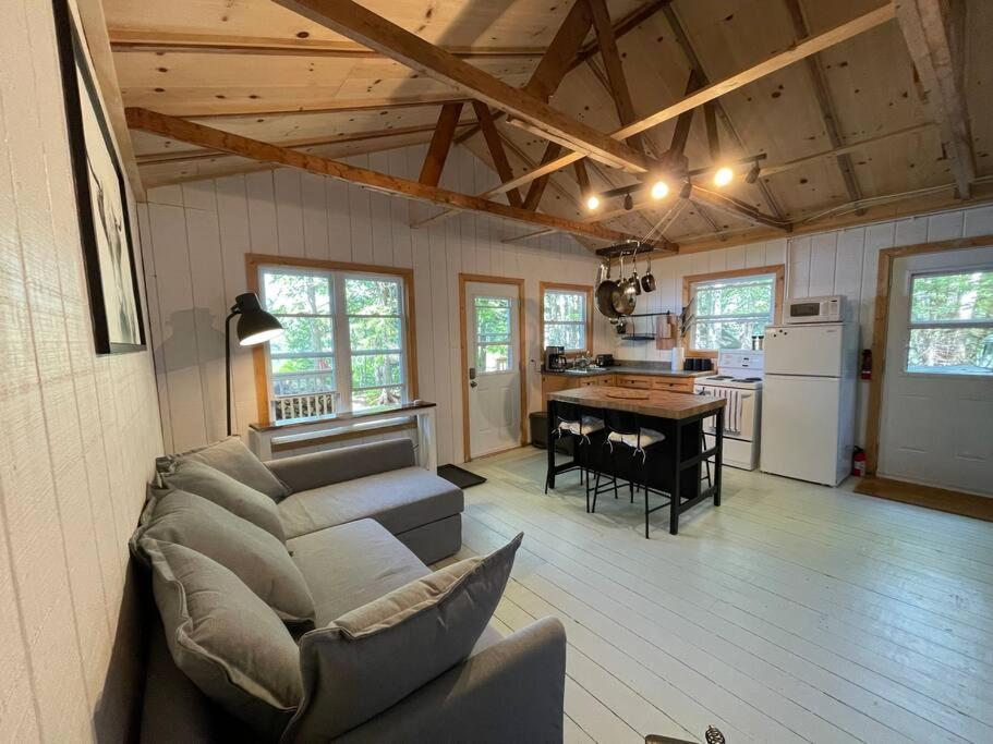 Leland'S Lakehouse Wolfville Buitenkant foto